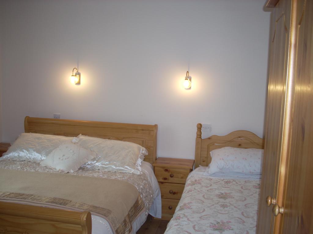 Golden Rose House room 6